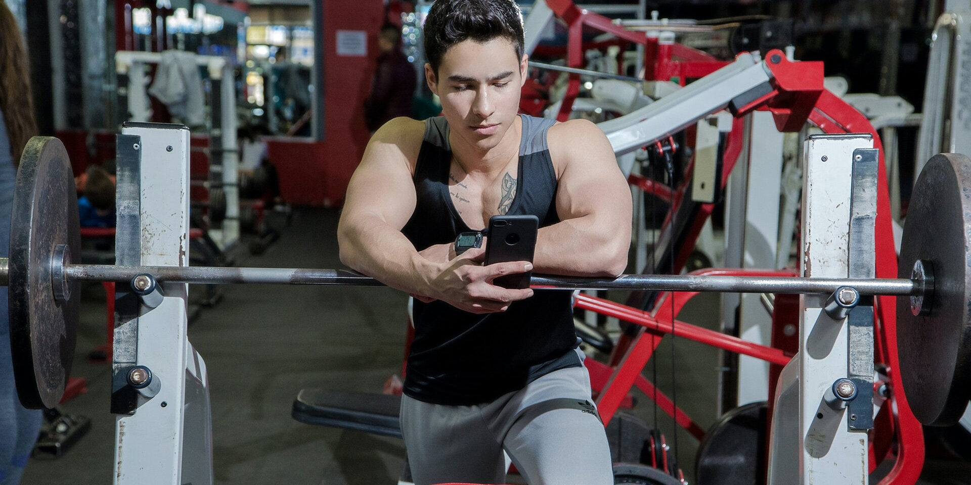 3 Ways to Survive the Crowded Gym - Bodybuilding.com